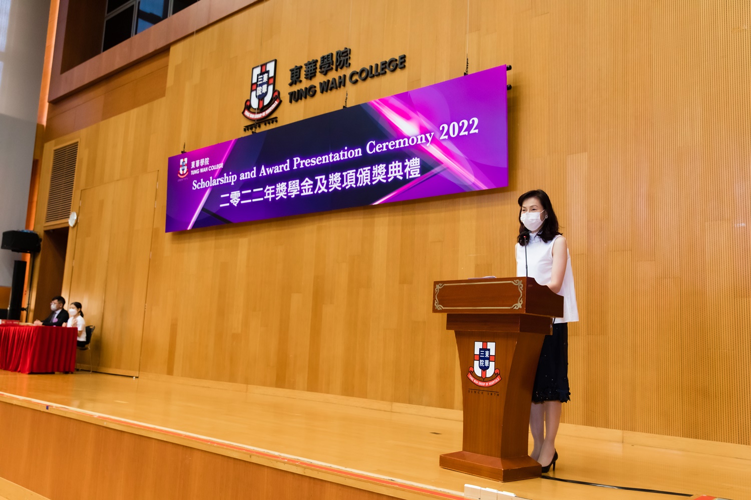 東華學院校務委員會主席陳文綺慧女士, BBS致辭時感謝捐款人的慷慨捐助，對同學的努力予以肯定。