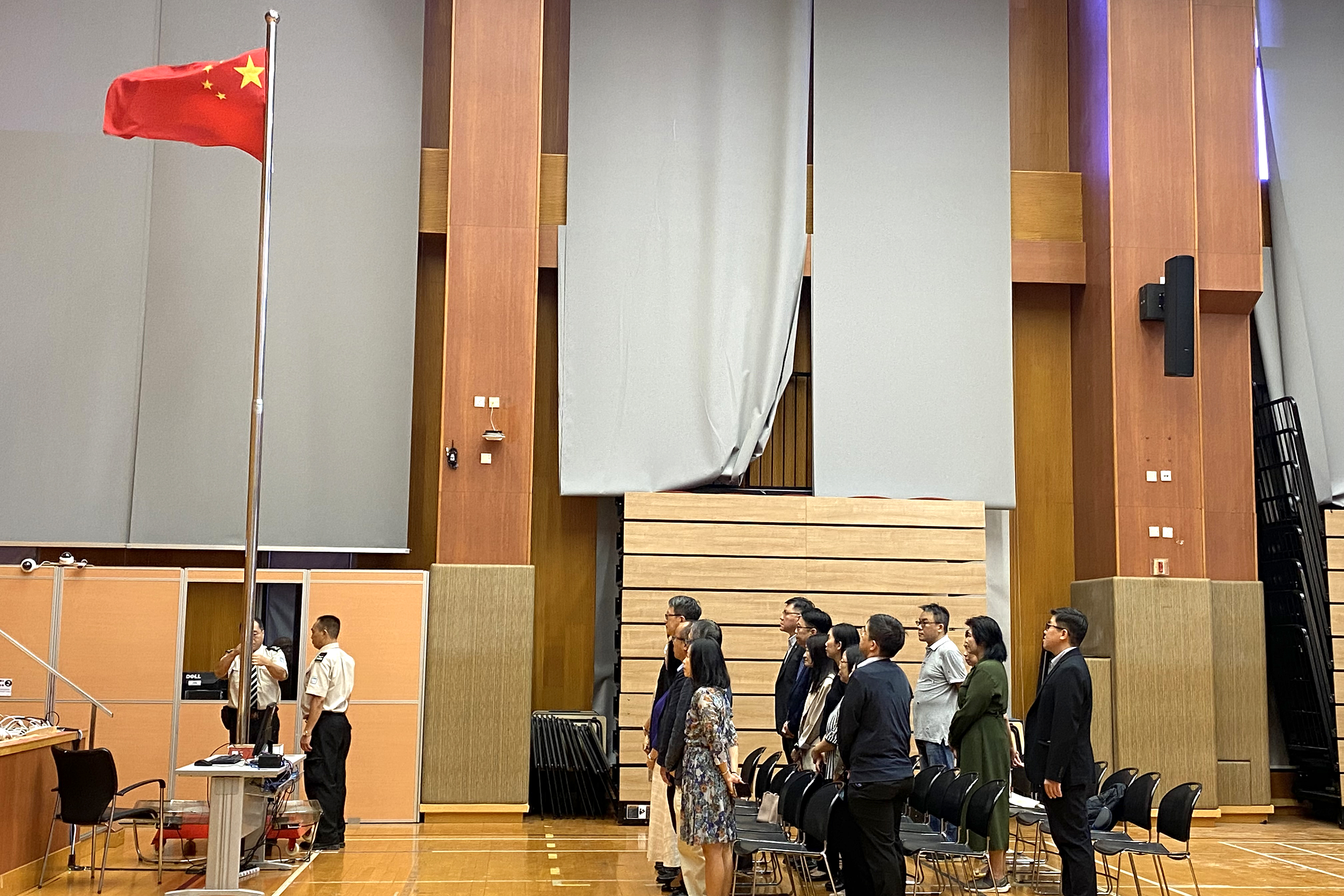 東華學院舉行中國國慶升旗禮